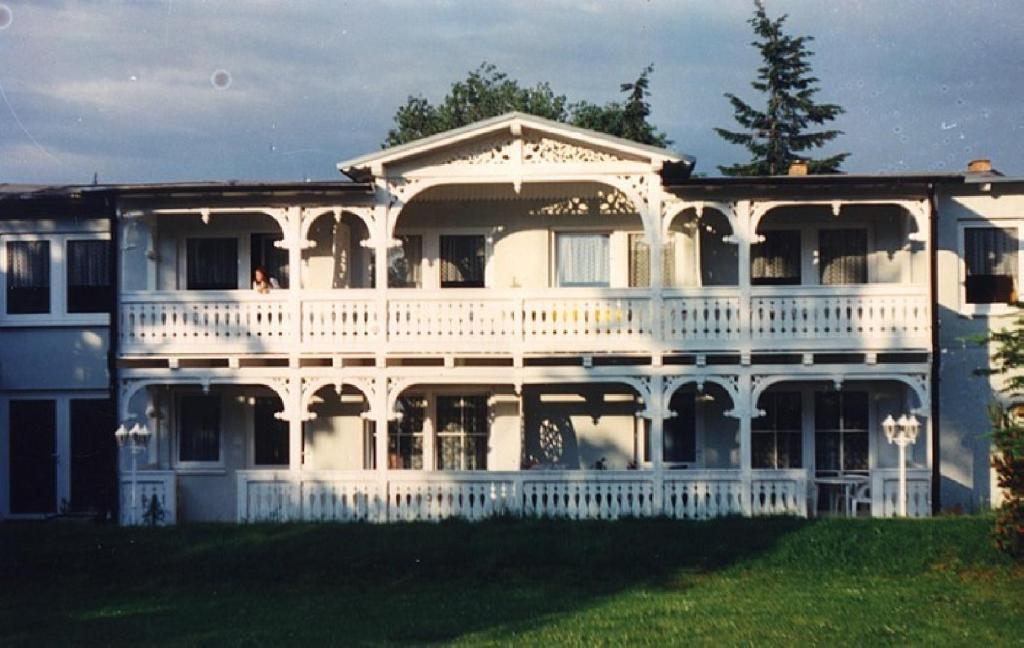 Pension Kastanienhof Goehren  Exterior foto